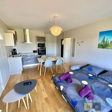 Holiday home Le Soleil Du Lac Parking Privatif 100 M Du Lac